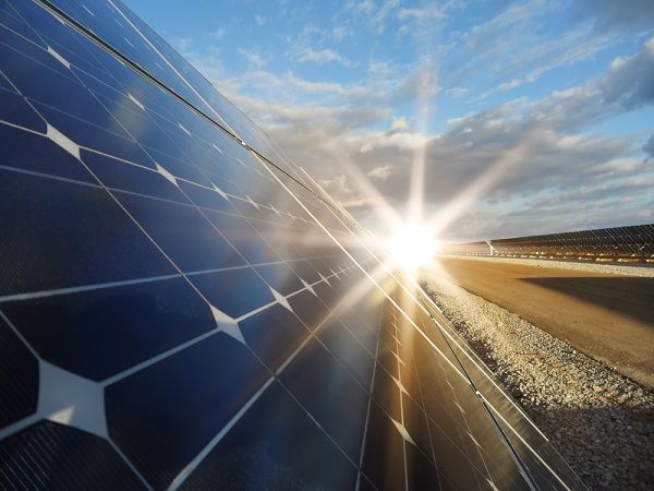 Molestar Ridículo muerto Qué potencia eléctrica puede producir panel solar | Aura Energia